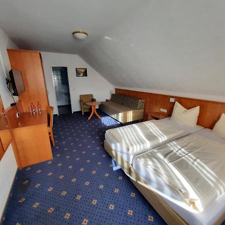 Hotel Kaiserhof Lehrte Buitenkant foto