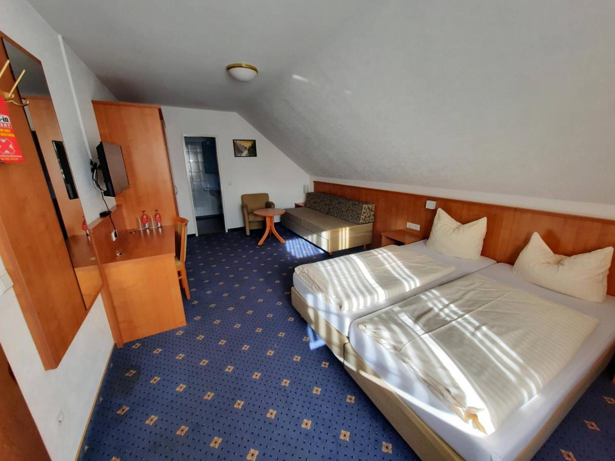 Hotel Kaiserhof Lehrte Buitenkant foto